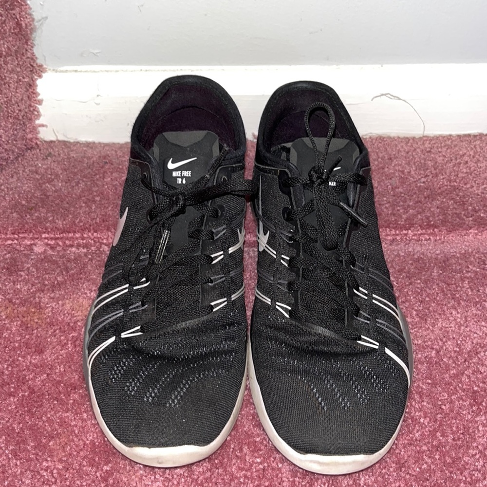 Nike Free TR 6 Sneakers